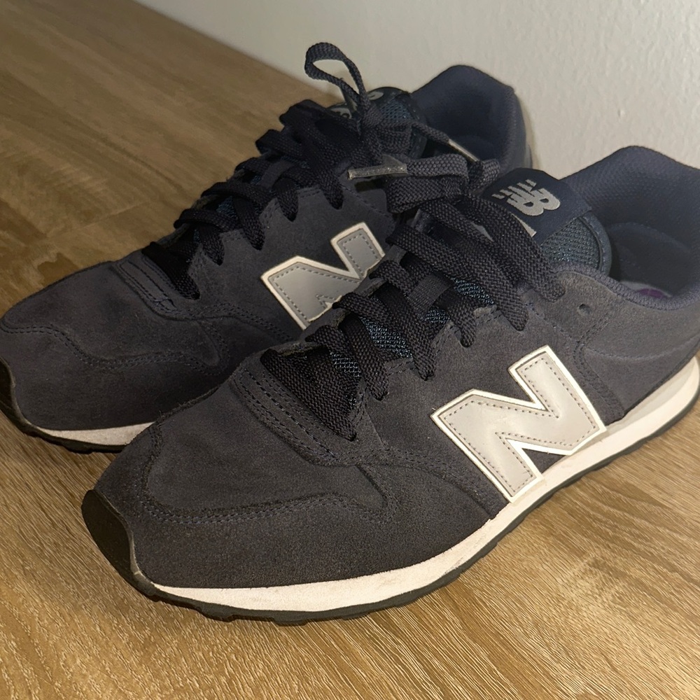 New Balance Men's Dark Gray Sneakers